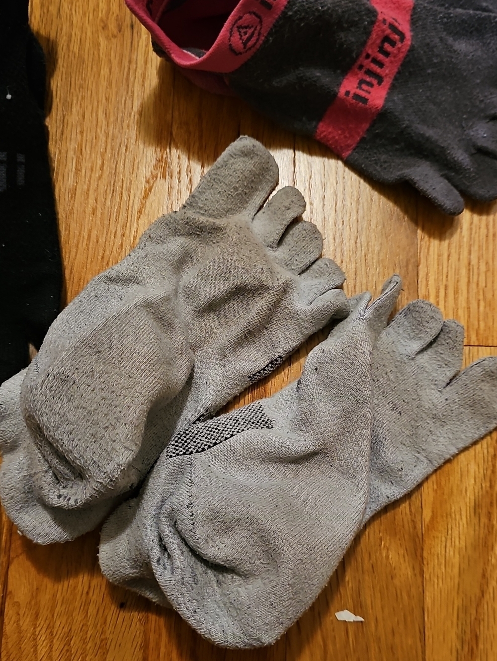 Injinji Black Toe Socks - 3 Pairs - Picture 7 of 9